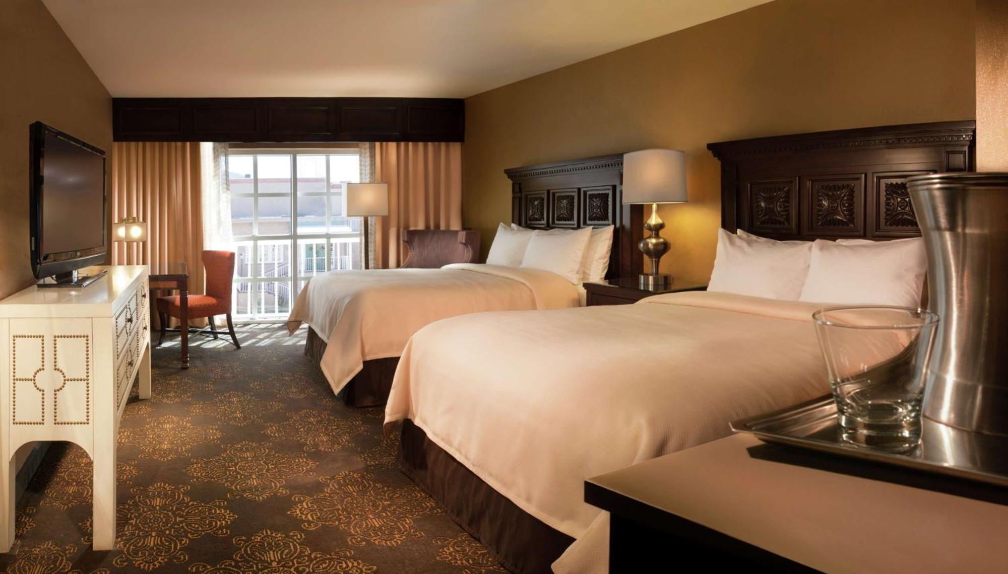 Готель Hilton Santa Fe Historic Plaza Екстер'єр фото