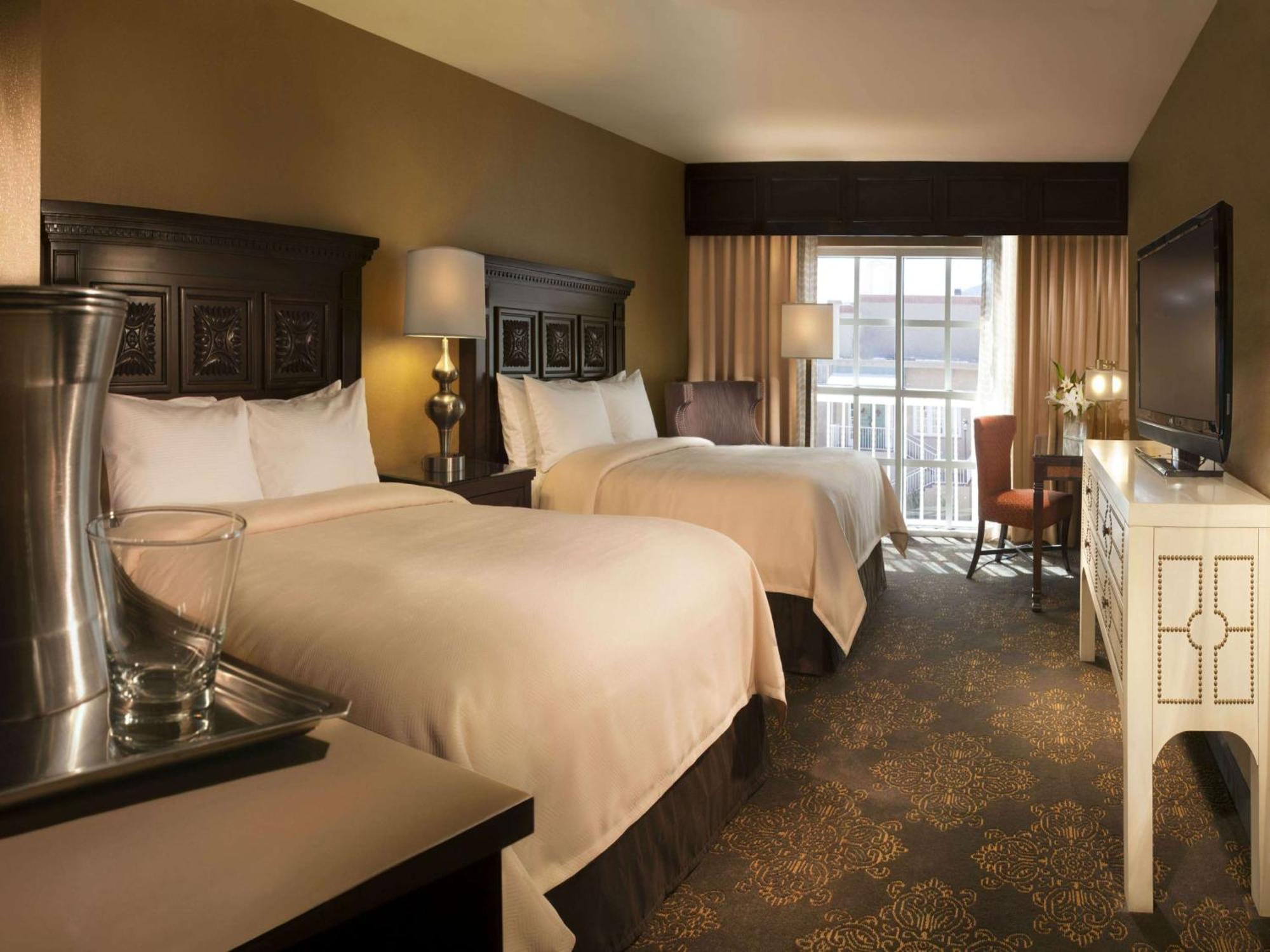 Готель Hilton Santa Fe Historic Plaza Екстер'єр фото